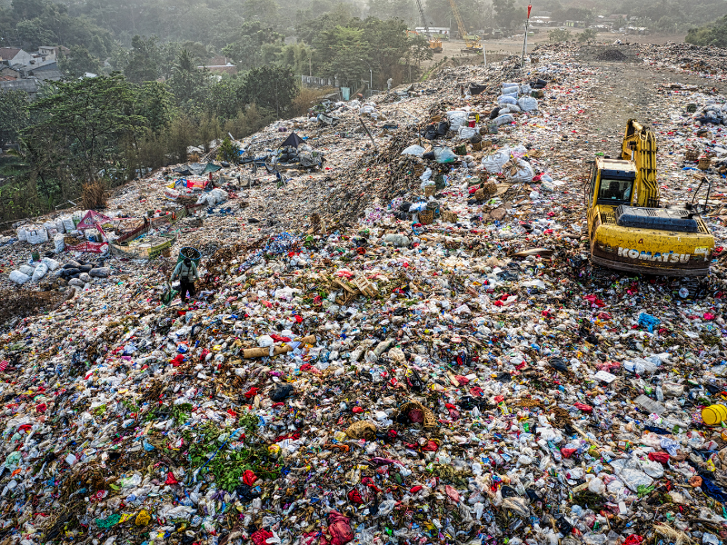 Image of a landfill site | bulky waste collection kent | CDDL Recycling